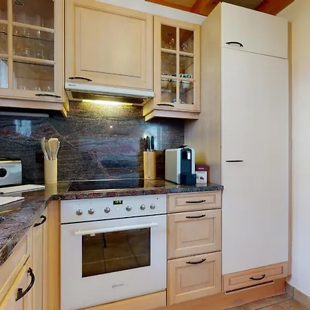 Octogon, 2 Bedrooms, Ideally Located In Apartment