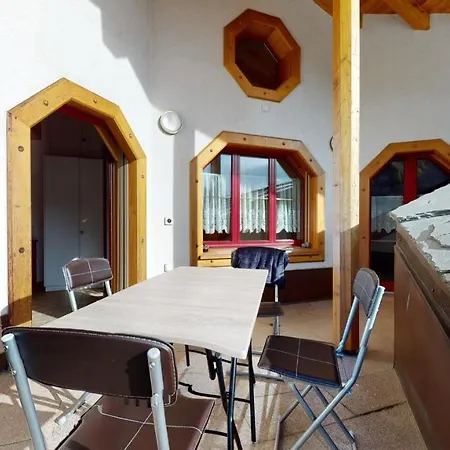 Octogon, 2 Bedrooms, Ideally Located In Apartment *